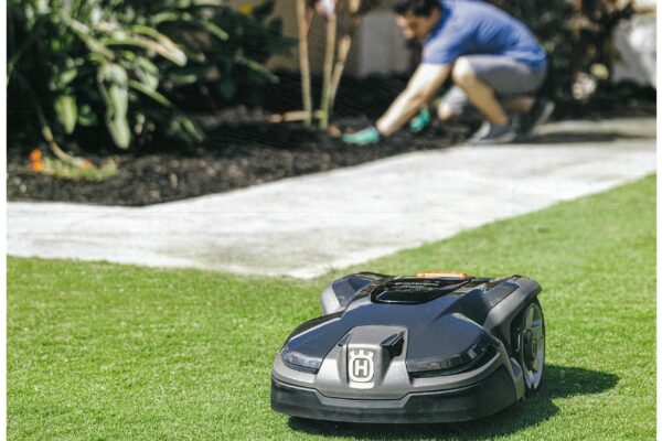 ロボット草刈機　オートモア｜茨城・栃木 スマート農業ナビ