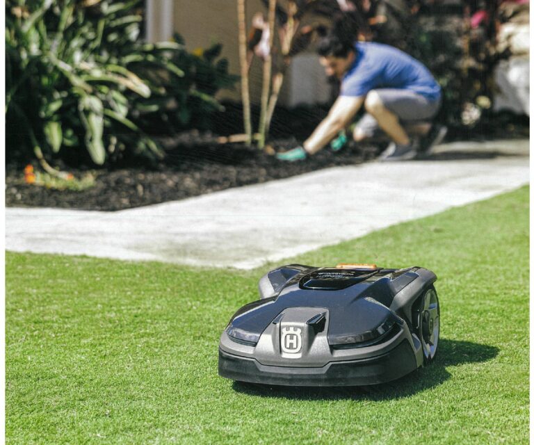 ロボット草刈機　オートモア｜茨城・栃木 スマート農業ナビ